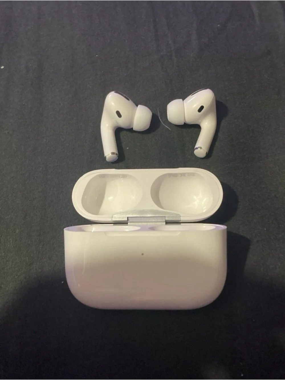 Apple White True Wireless Earbuds with Silicone Tips